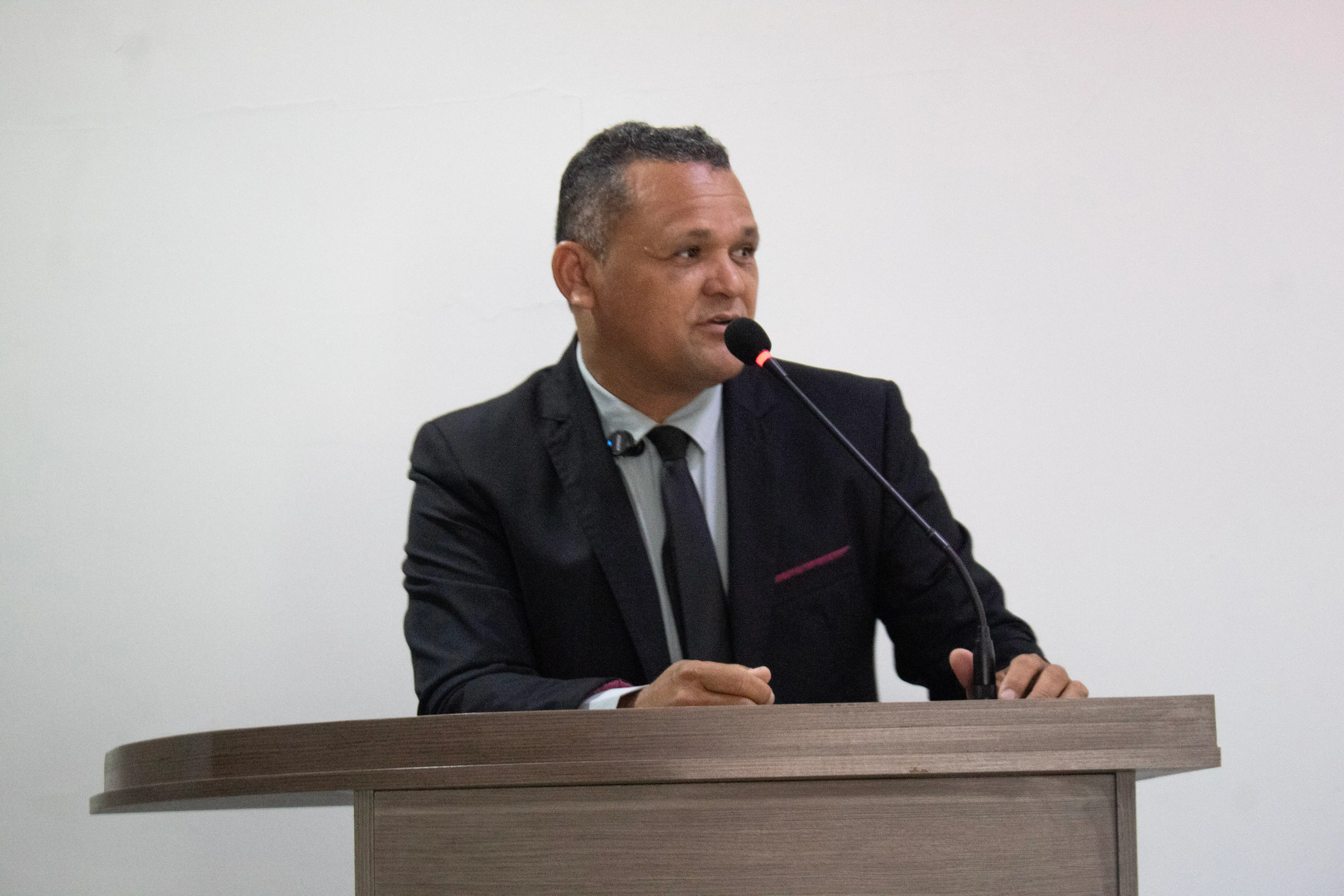 Foto 4 – Câmara Municipal realiza XIX Sessão Ordinária com leitura de atas e apresentação de proposições.