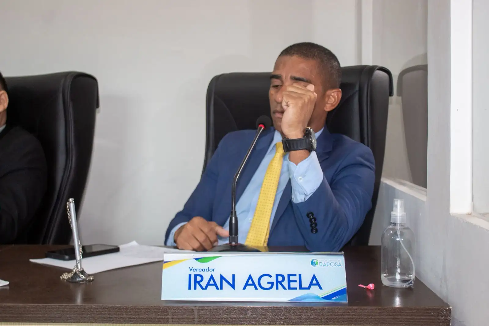 O vereador Iran Agrela solicita construção de arenas esportivas na Vila Boa Esperança e no Residencial Pirâmide